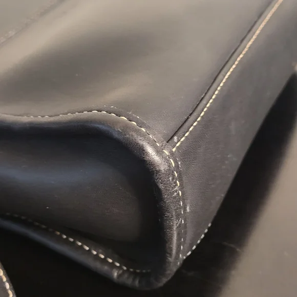 Coach Rare vintage made in USA crossbody bag. - Picture 11 of 16